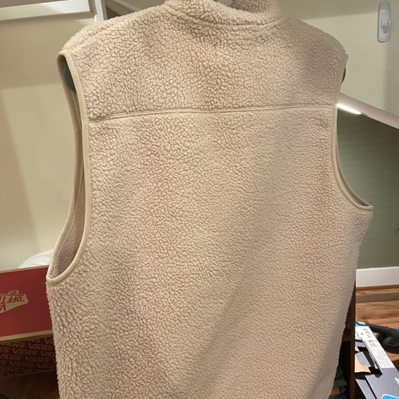 Vest - Picture 8 of 8